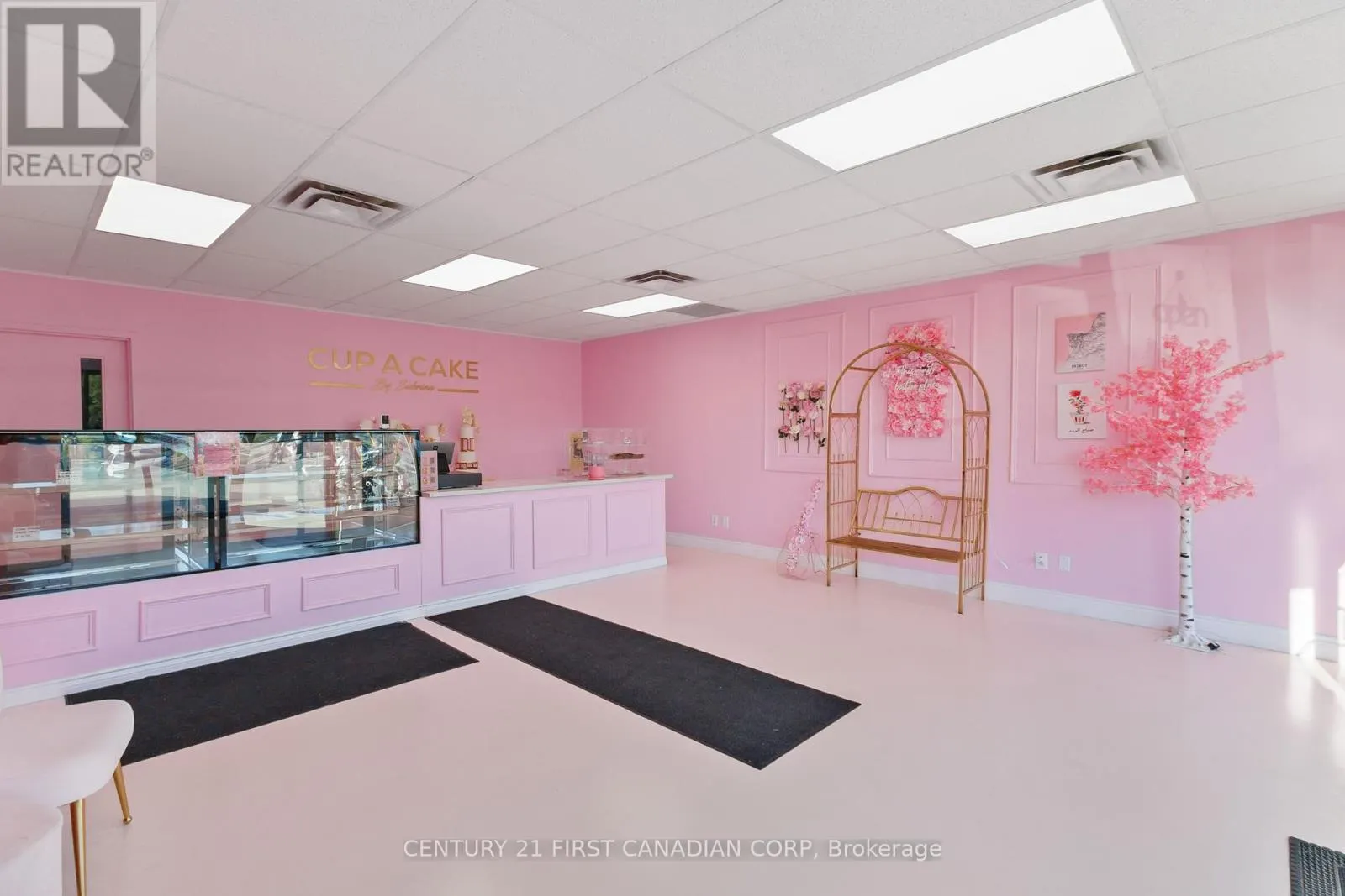 122 - 920 COMMISSIONERS ROAD, #122