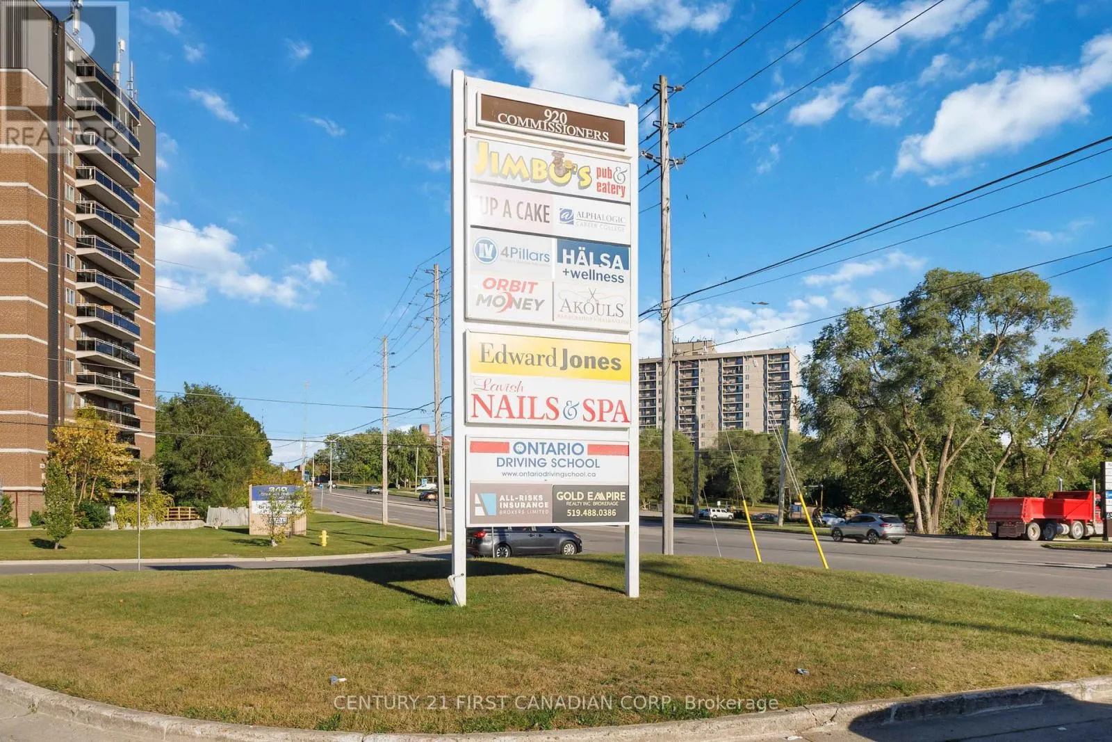 122 - 920 COMMISSIONERS ROAD, #122