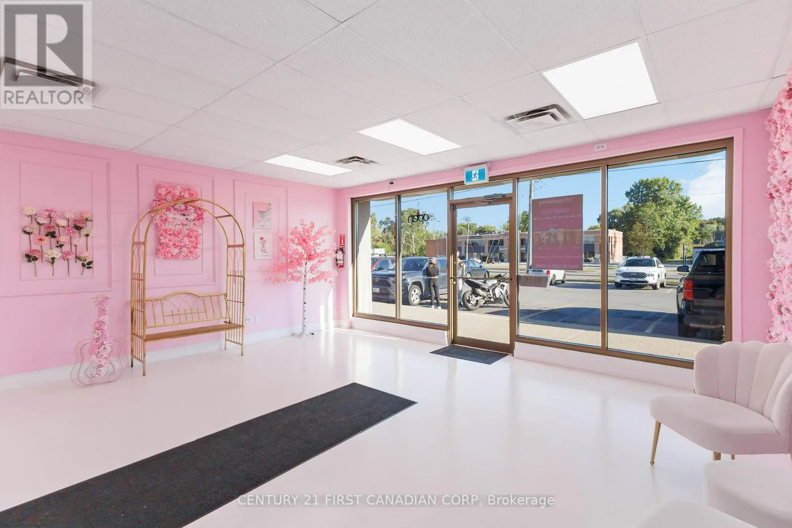 122 - 920 COMMISSIONERS ROAD, #122