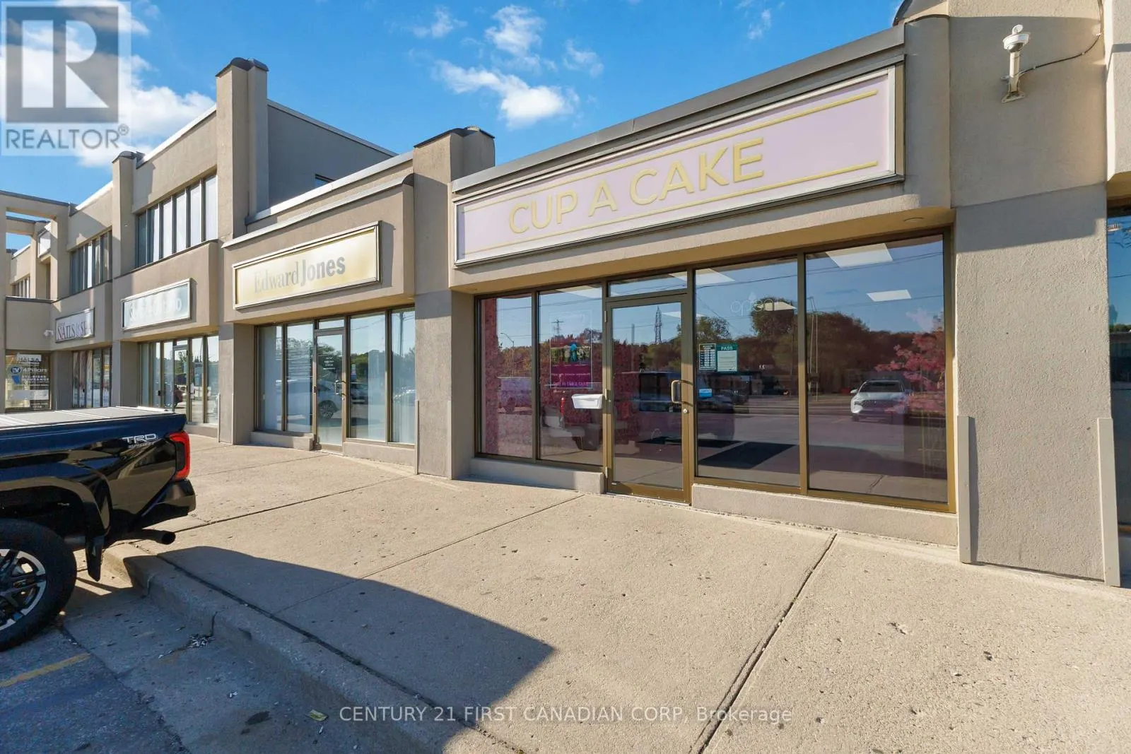 122 - 920 COMMISSIONERS ROAD, #122