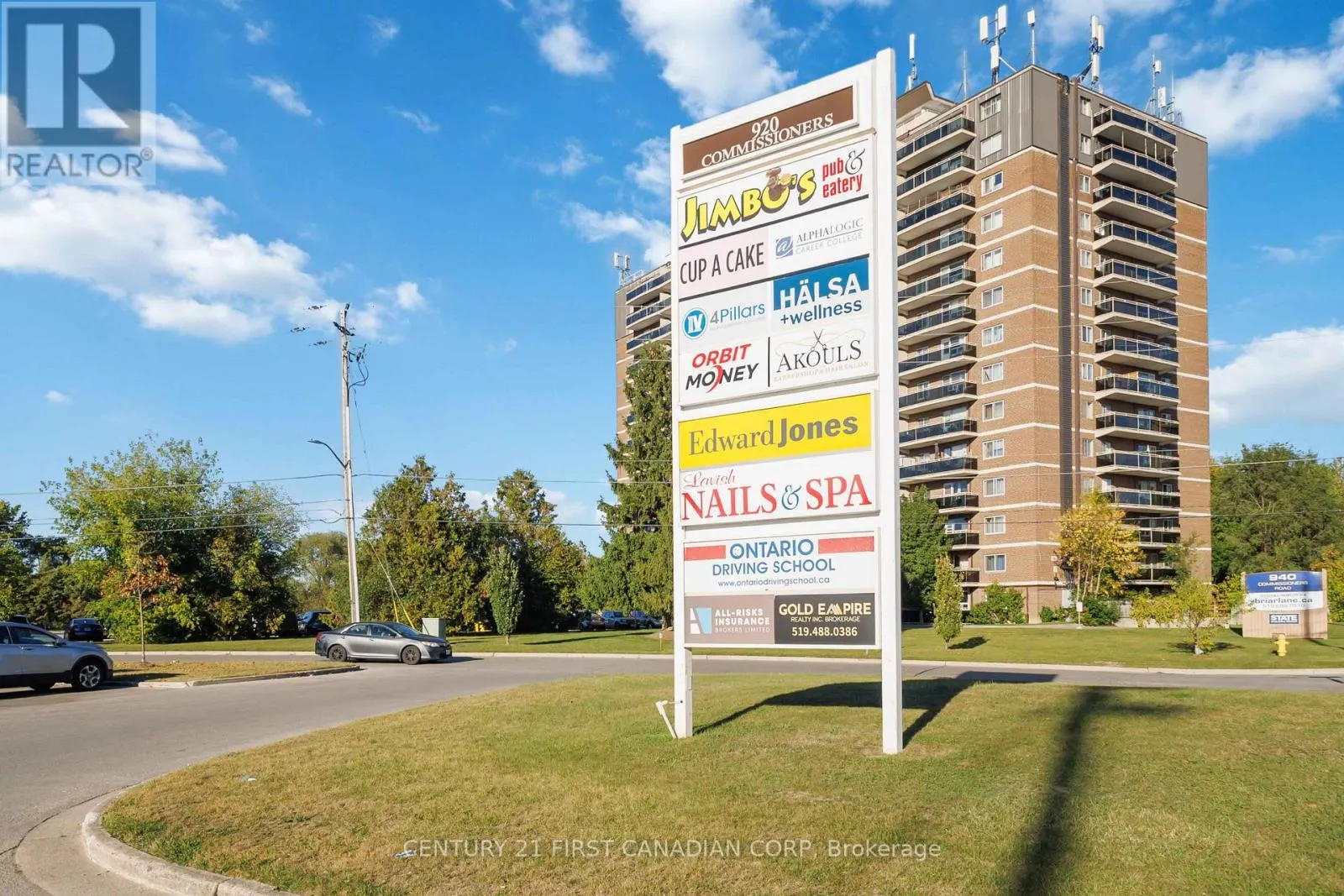 122 - 920 COMMISSIONERS ROAD, #122