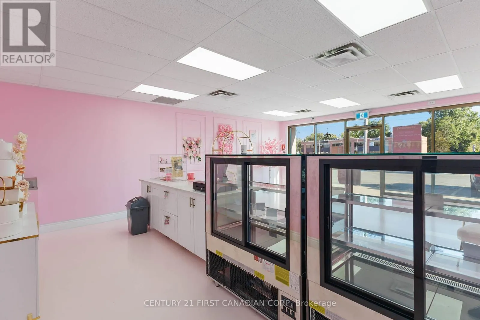 122 - 920 COMMISSIONERS ROAD, #122