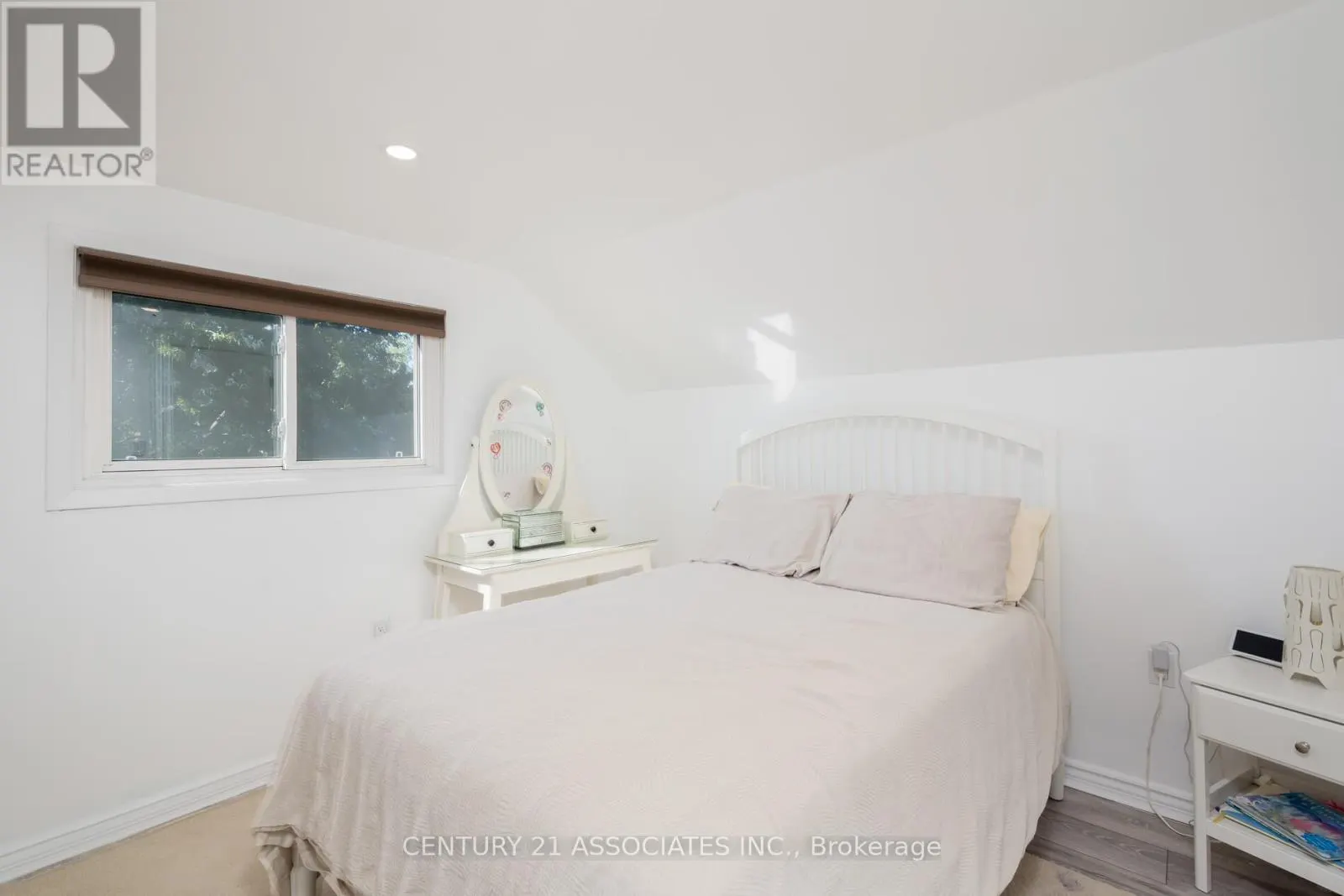 3 CLARKE STREET