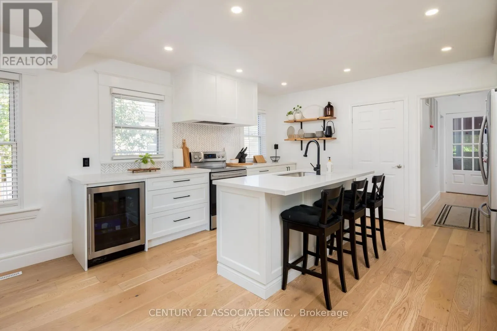 3 CLARKE STREET