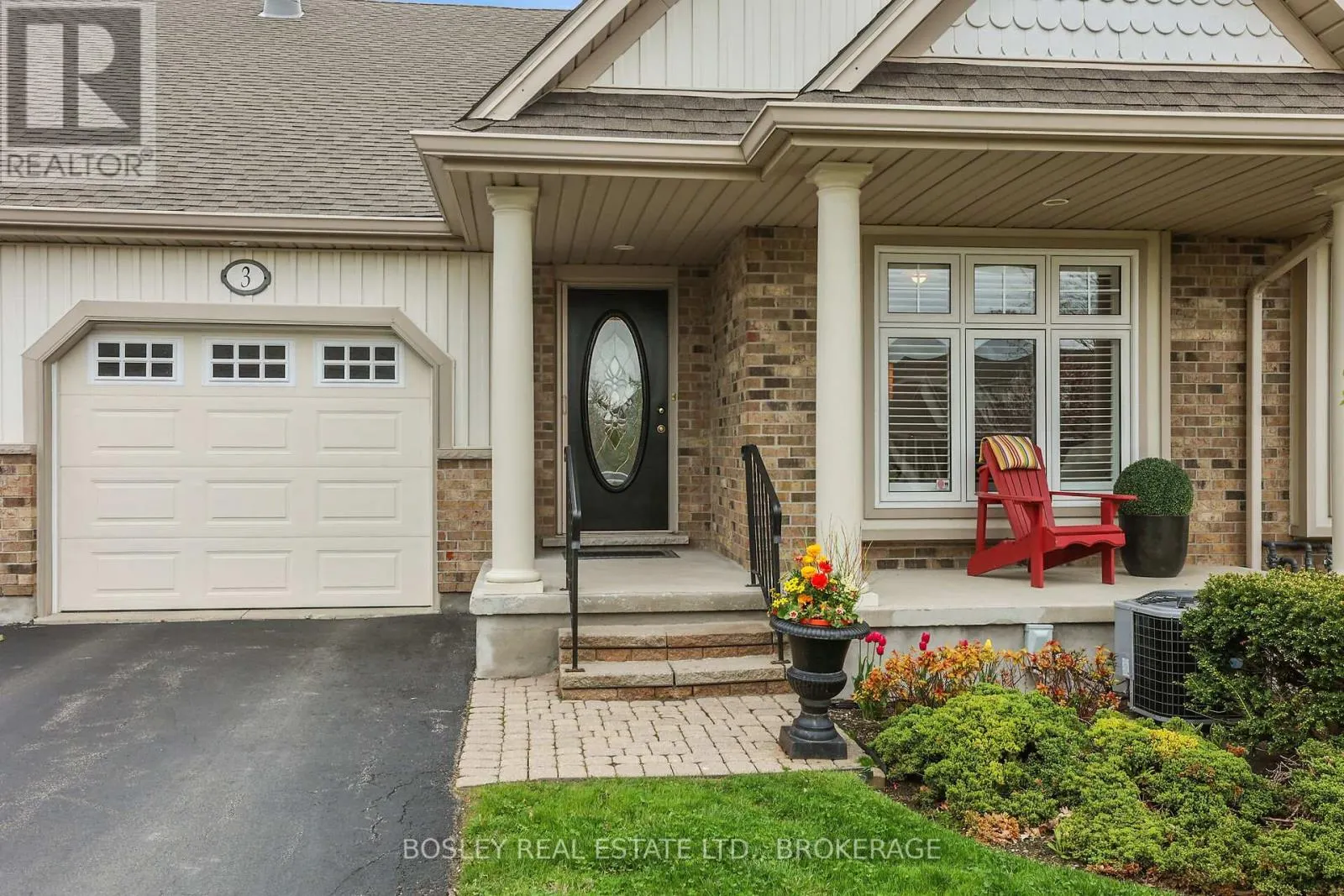 3 - 21 LORETTA DRIVE W, #3