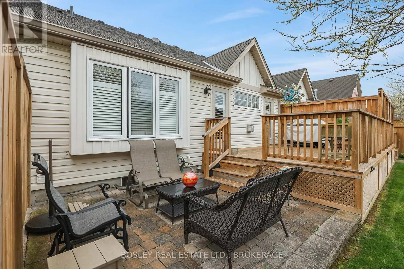 3 - 21 LORETTA DRIVE W, #3
