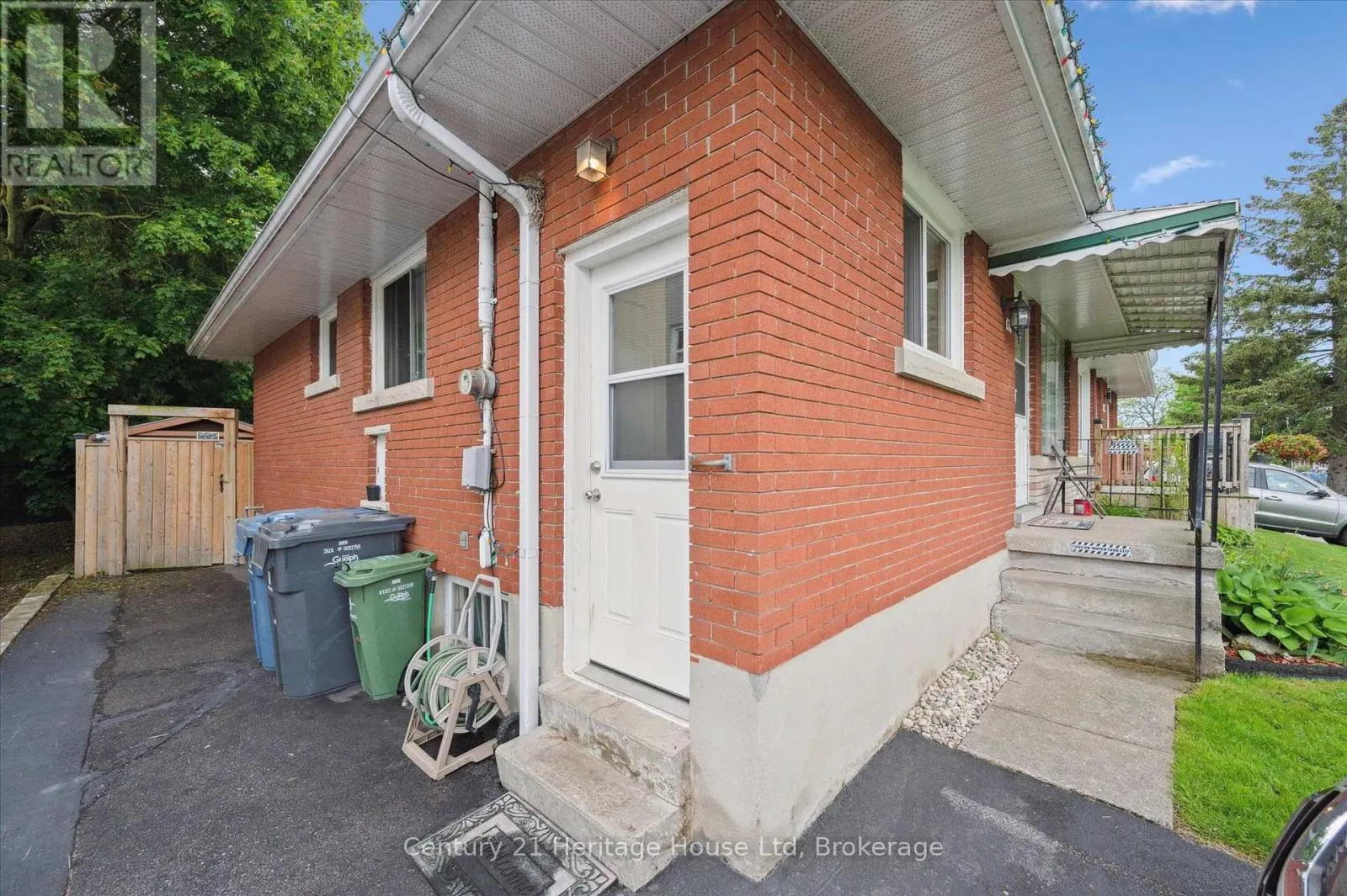 131 WAVERLEY DRIVE