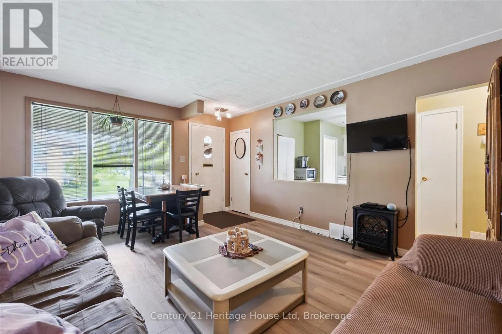 131 WAVERLEY DRIVE
