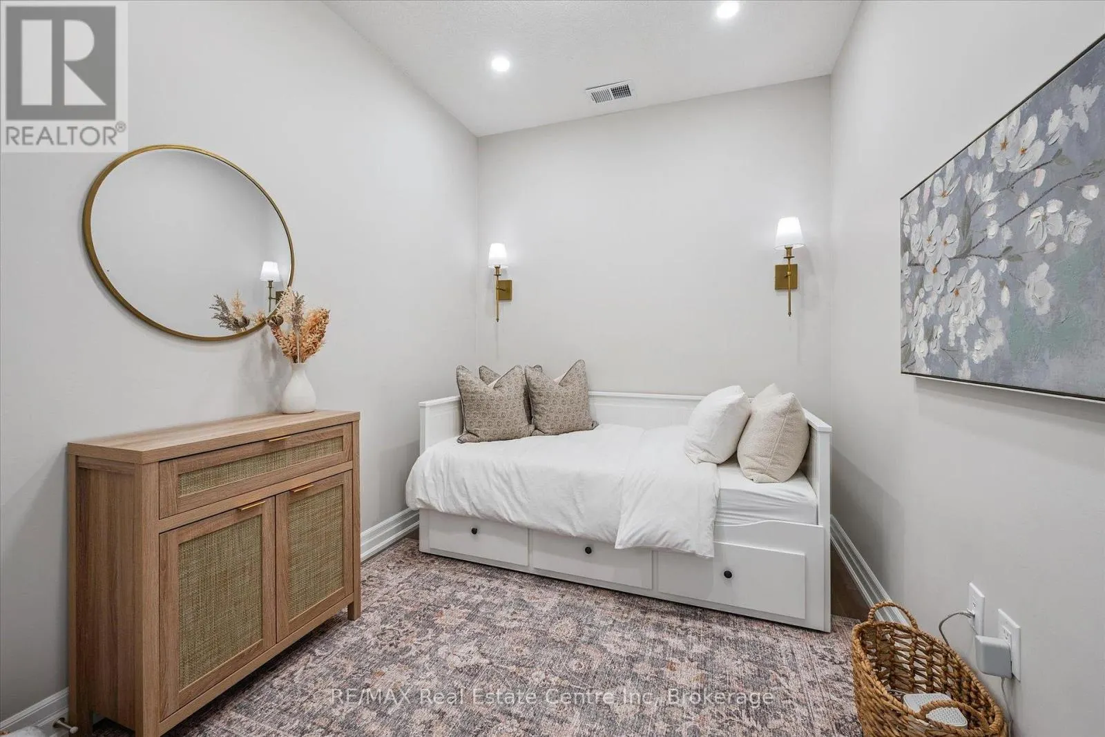 1010 - 1880 GORDON STREET, #1010