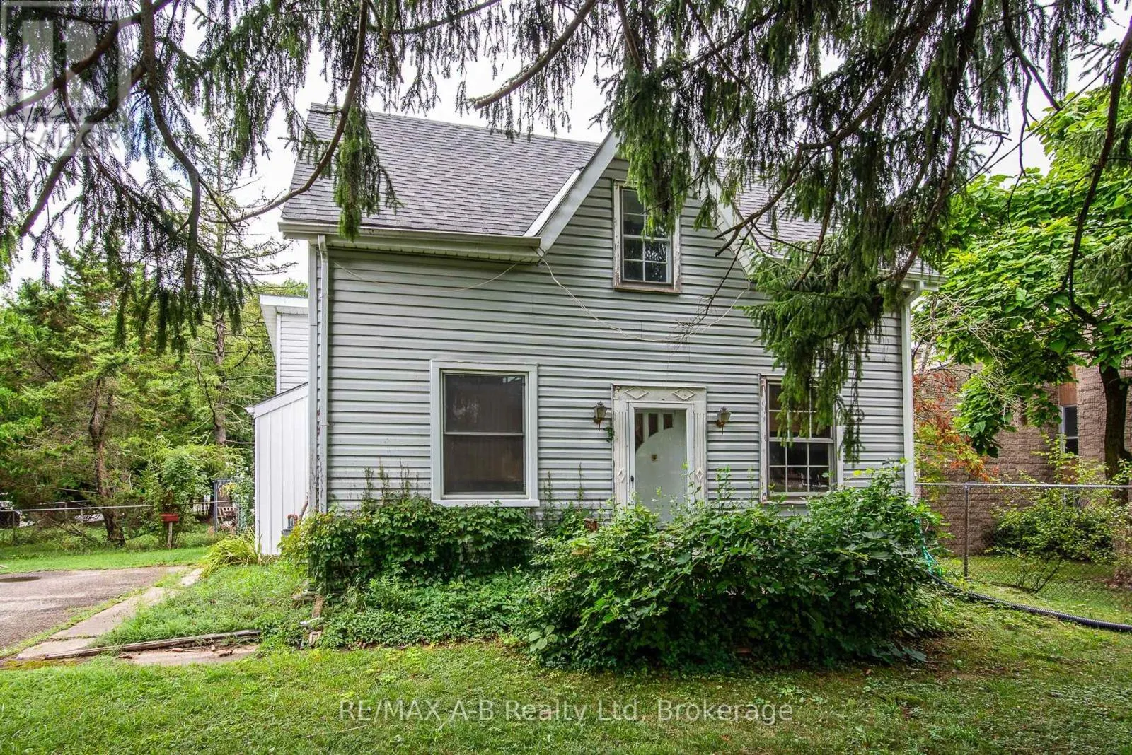 48 FRANKLIN DRIVE