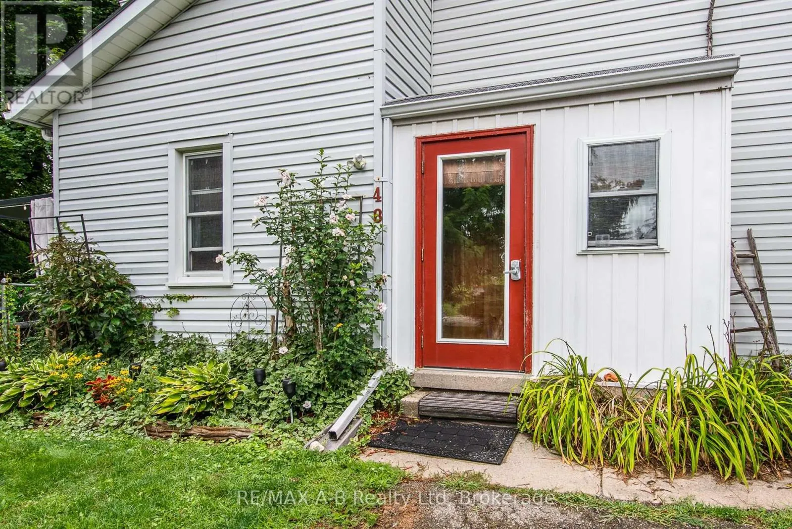 48 FRANKLIN DRIVE