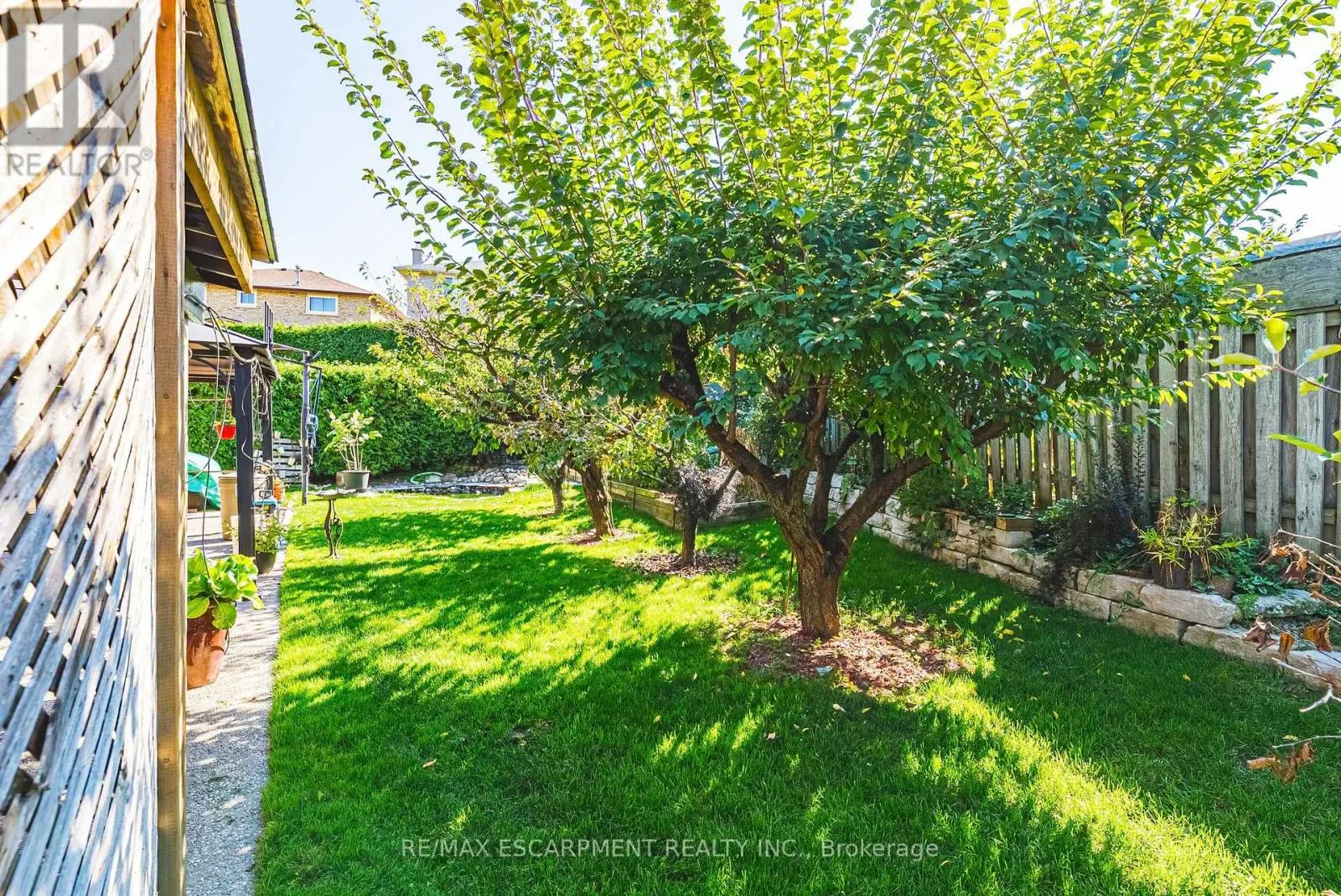 19 GLENHAVEN COURT