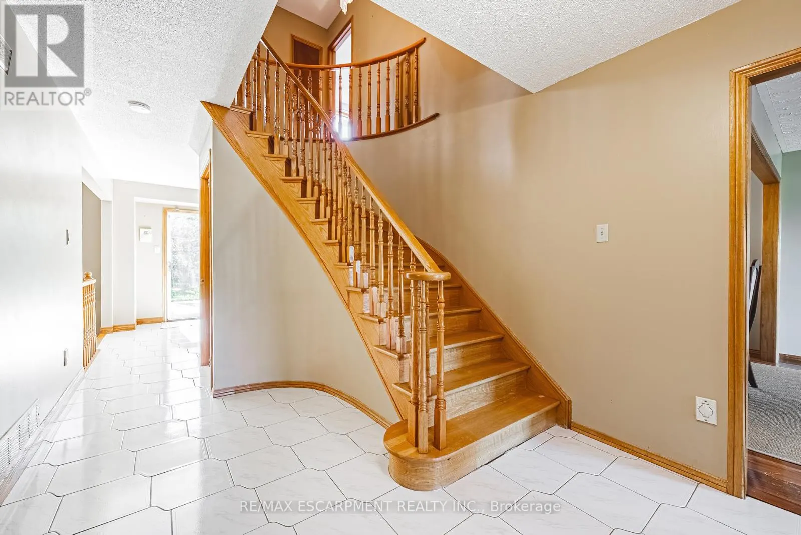 19 GLENHAVEN COURT