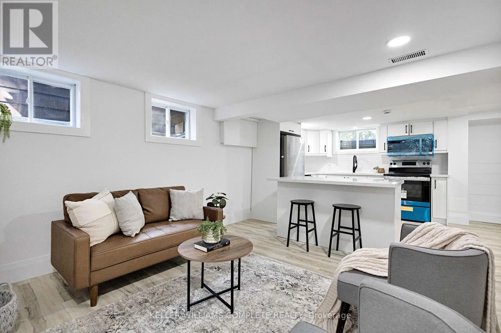 7 SWAN DRIVE