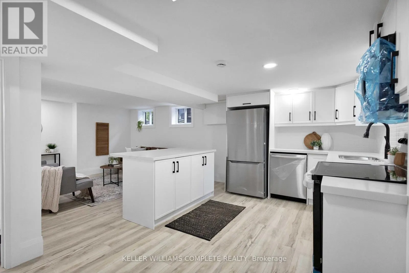 7 SWAN DRIVE