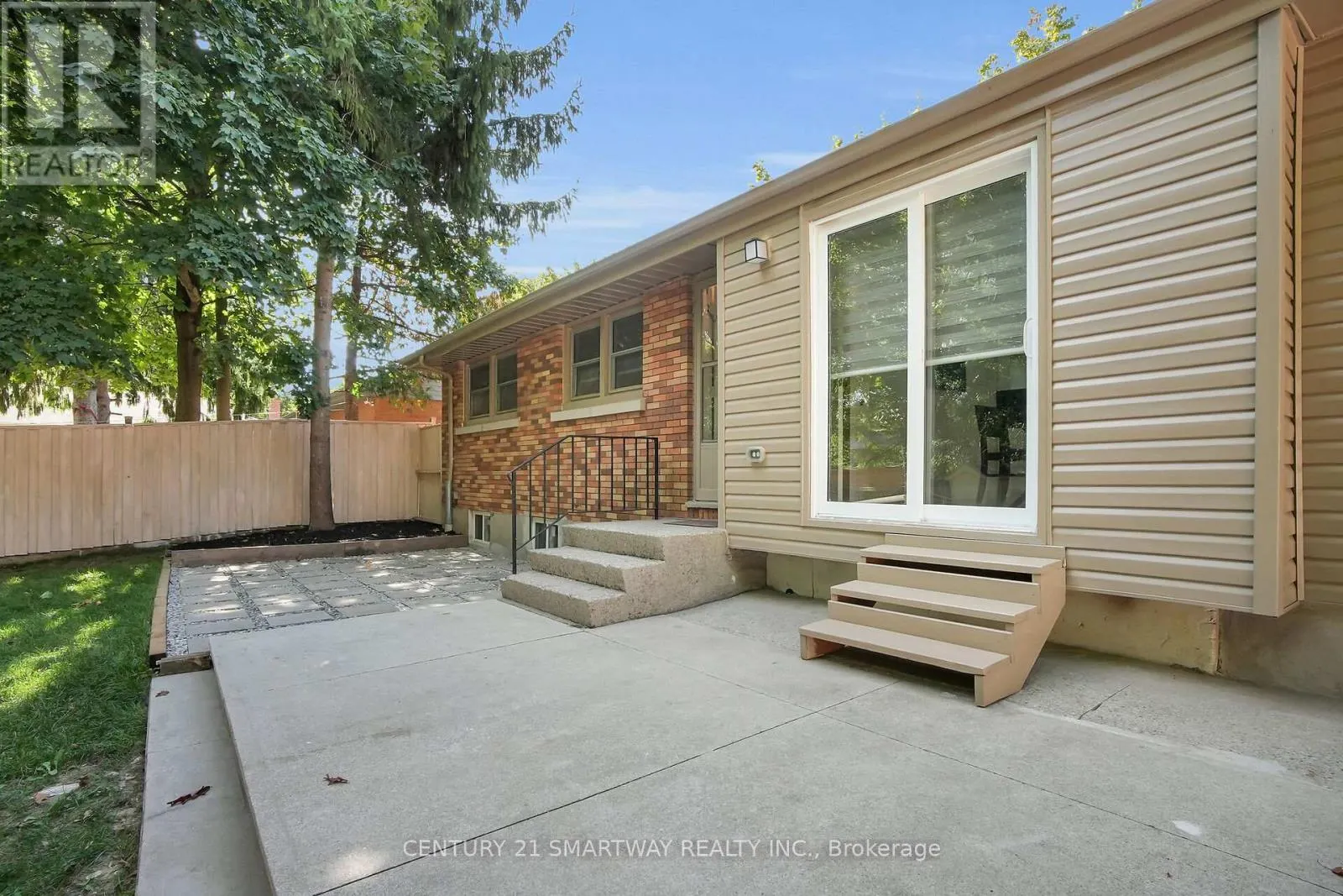 633 DONEGAL DRIVE