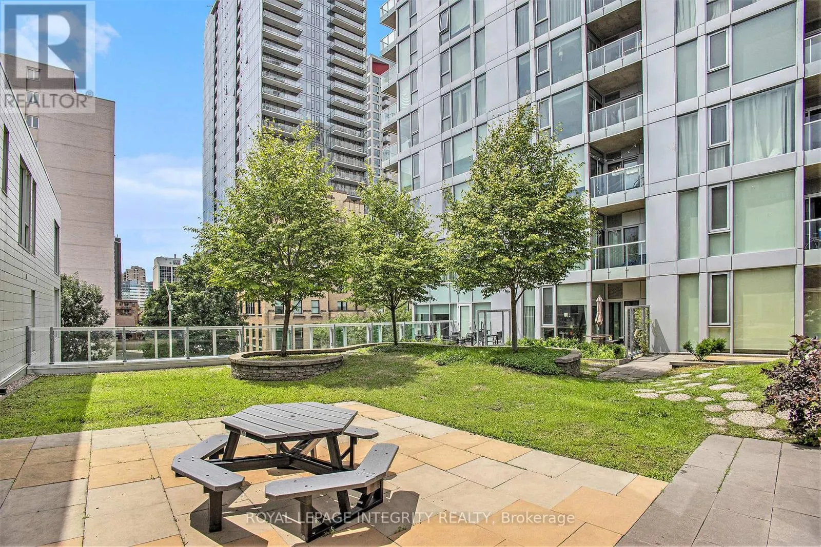 212 - 197 LISGAR STREET