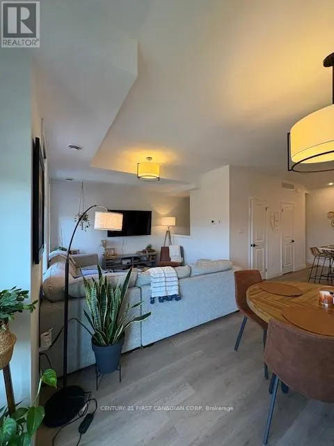 5 - 3900 SAVOY STREET, #5