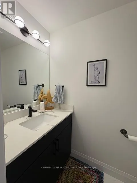 5 - 3900 SAVOY STREET, #5
