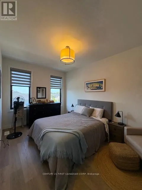 5 - 3900 SAVOY STREET, #5