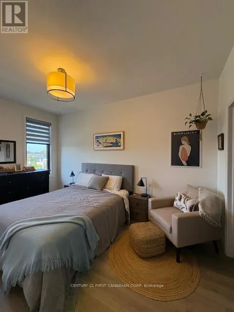 5 - 3900 SAVOY STREET, #5