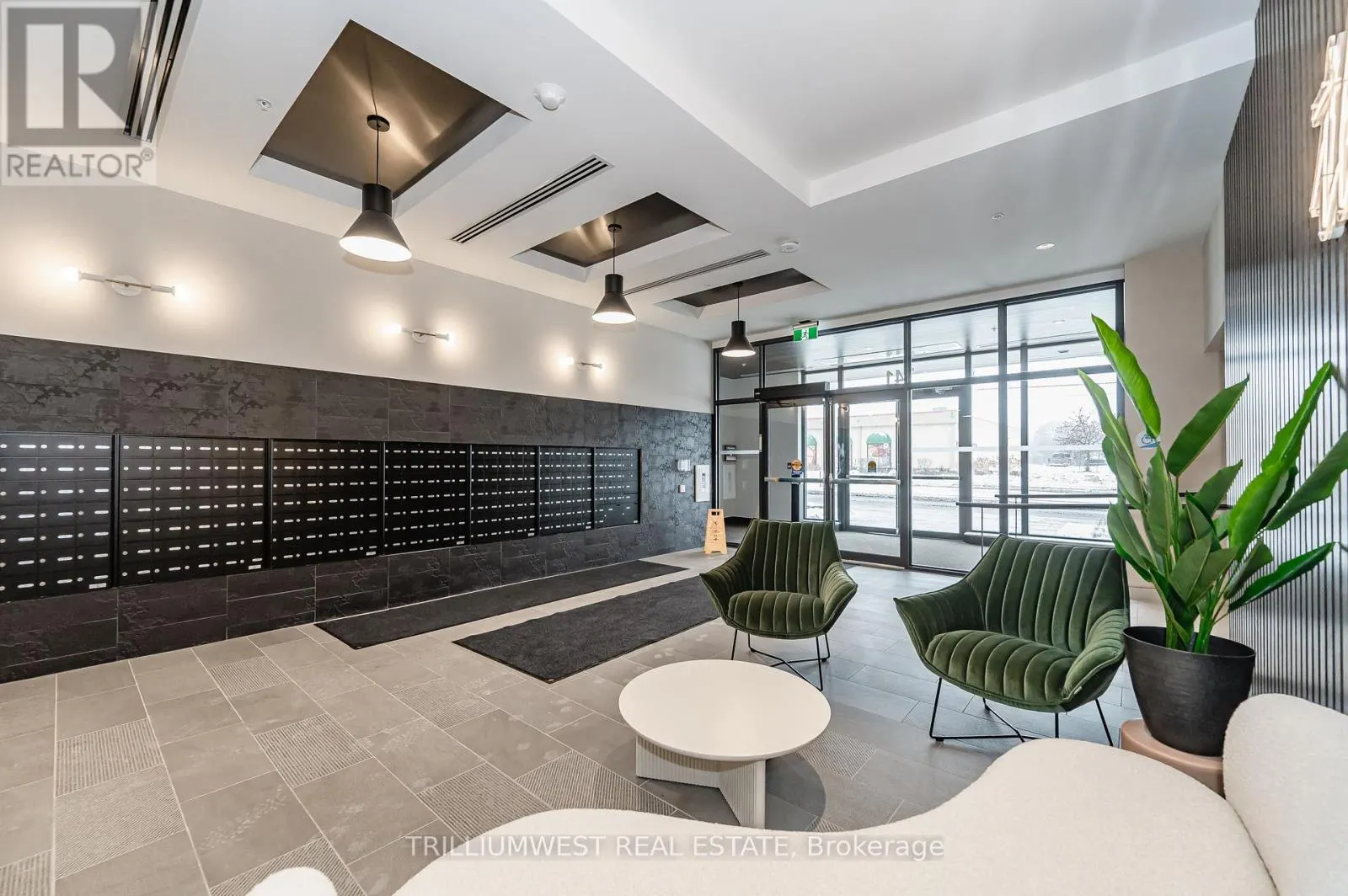 505 - 741 KING STREET W
