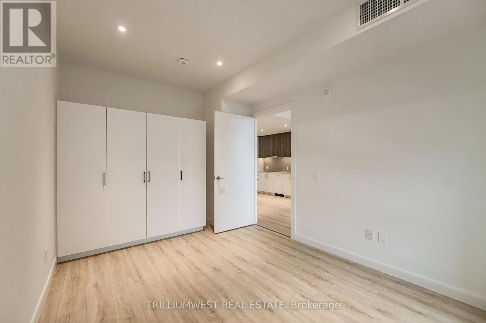 505 - 741 KING STREET W