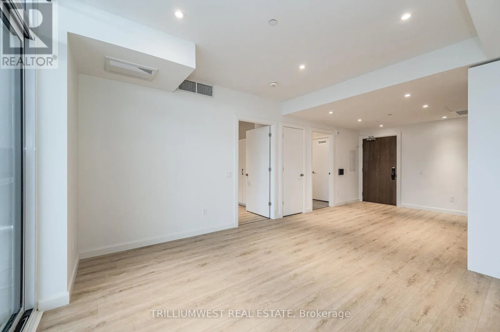 505 - 741 KING STREET W