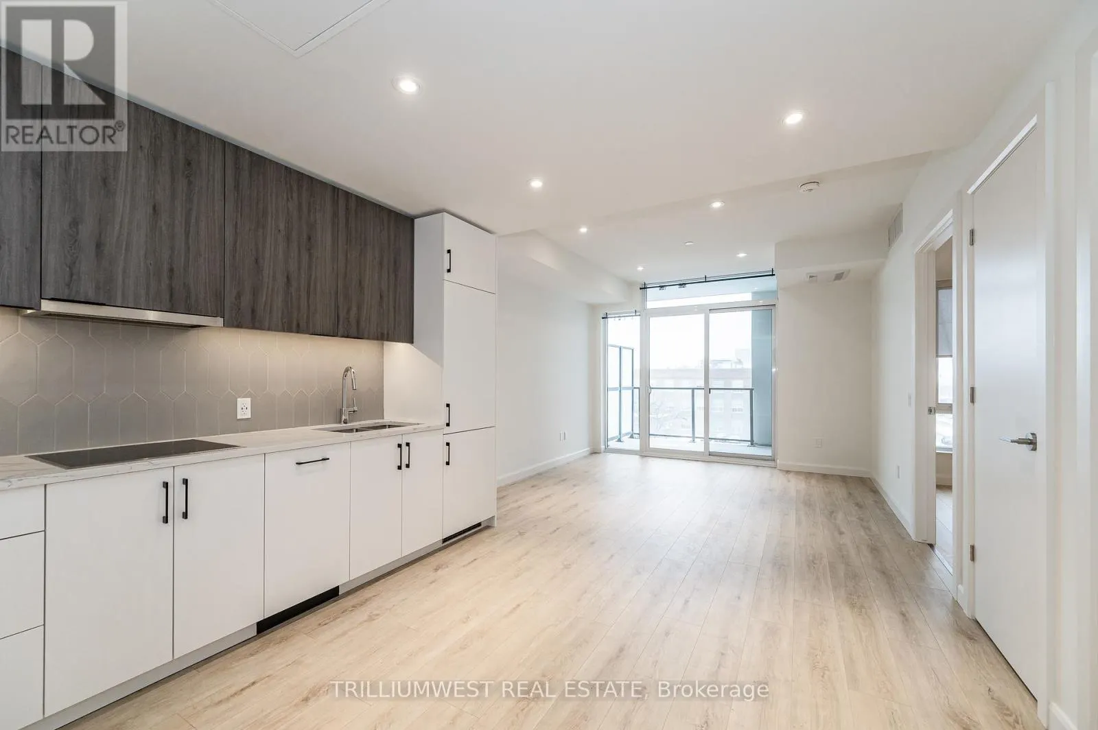 505 - 741 KING STREET W