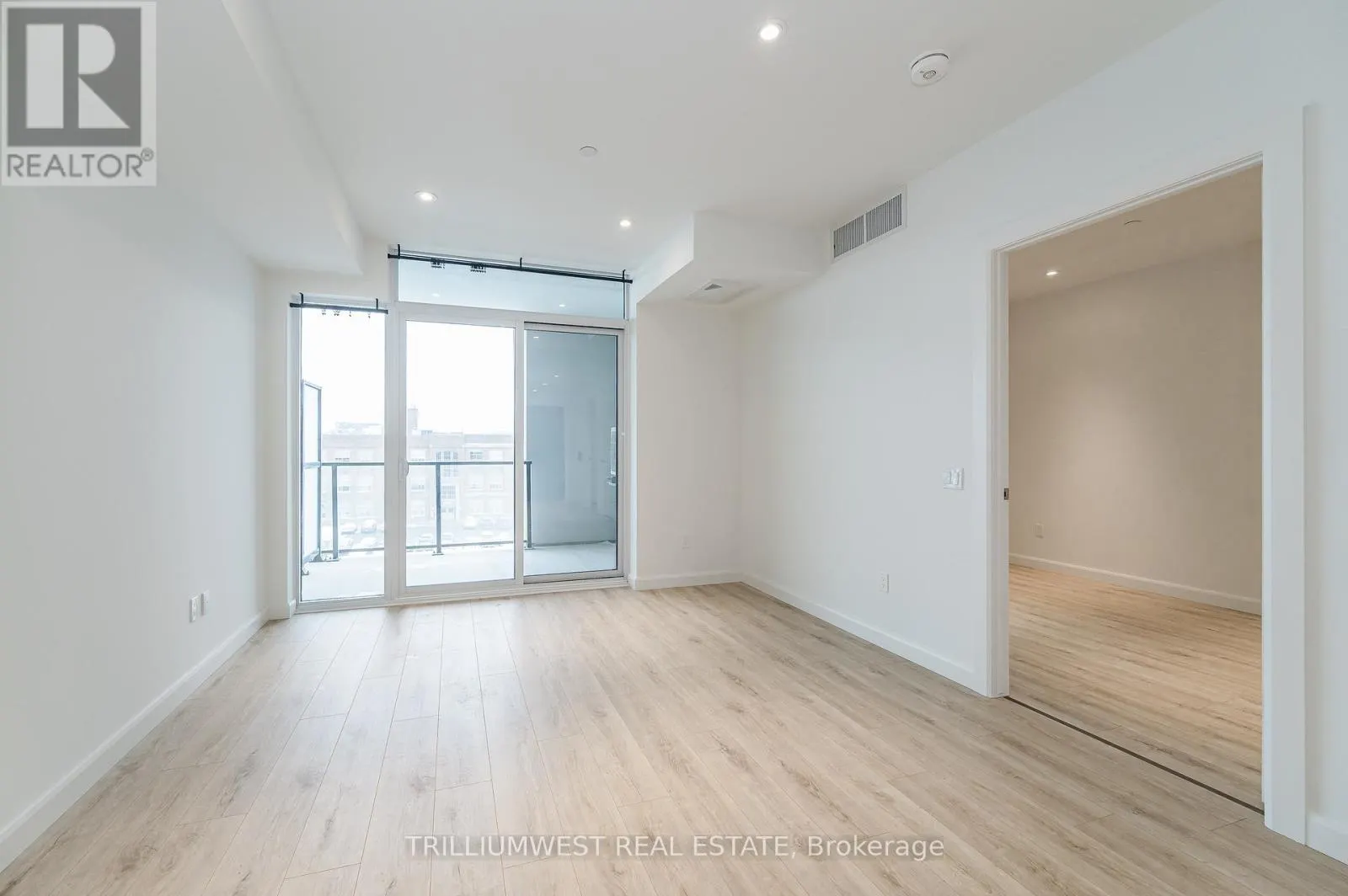505 - 741 KING STREET W