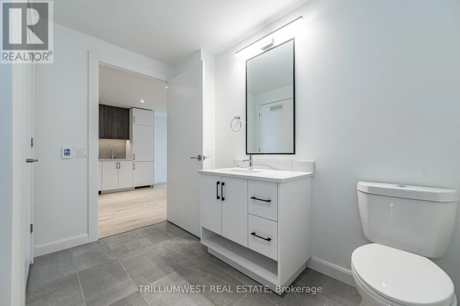 505 - 741 KING STREET W