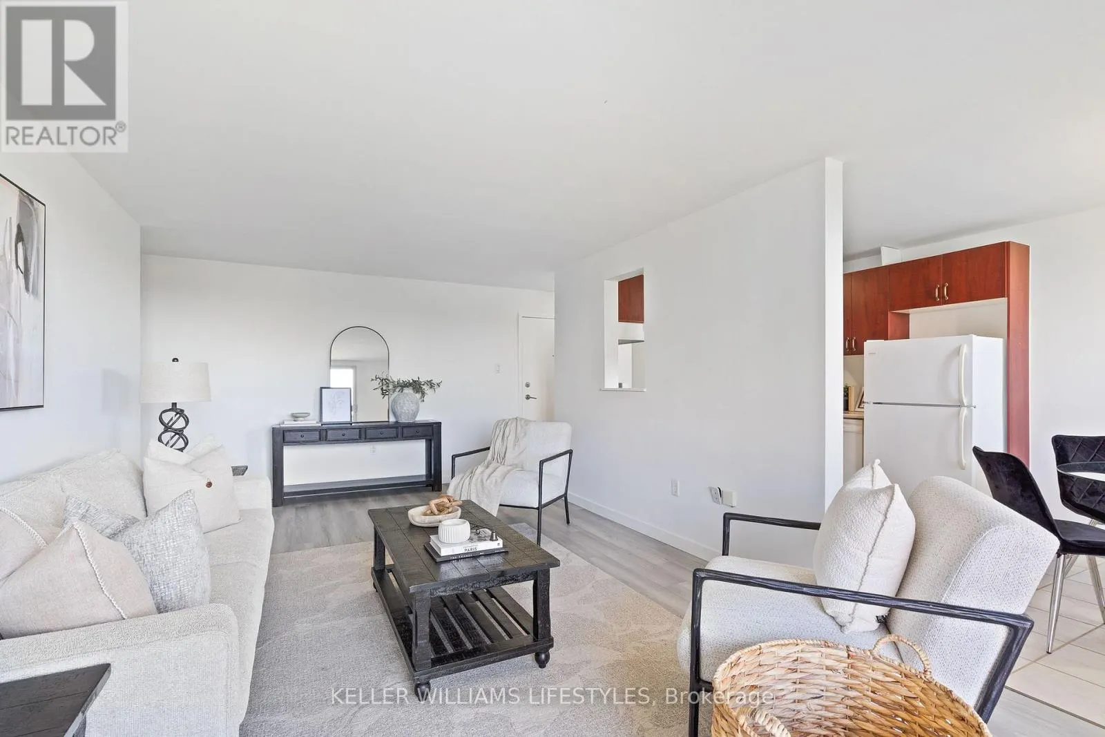 511 - 931 WONDERLAND ROAD S, #511