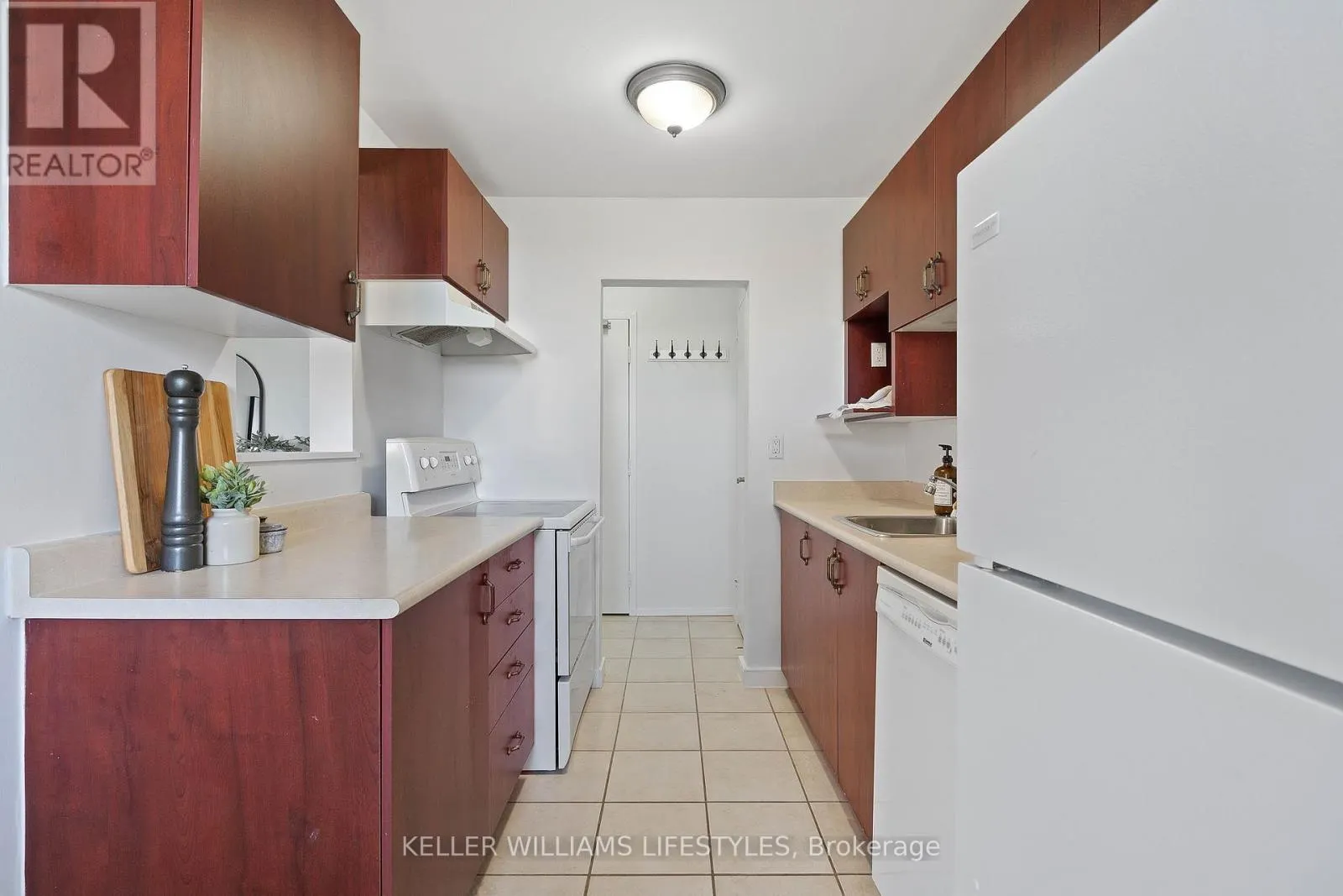 511 - 931 WONDERLAND ROAD S, #511