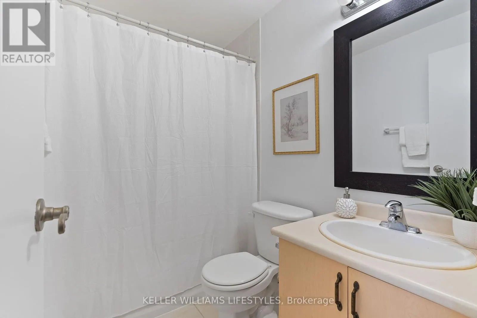 511 - 931 WONDERLAND ROAD S, #511