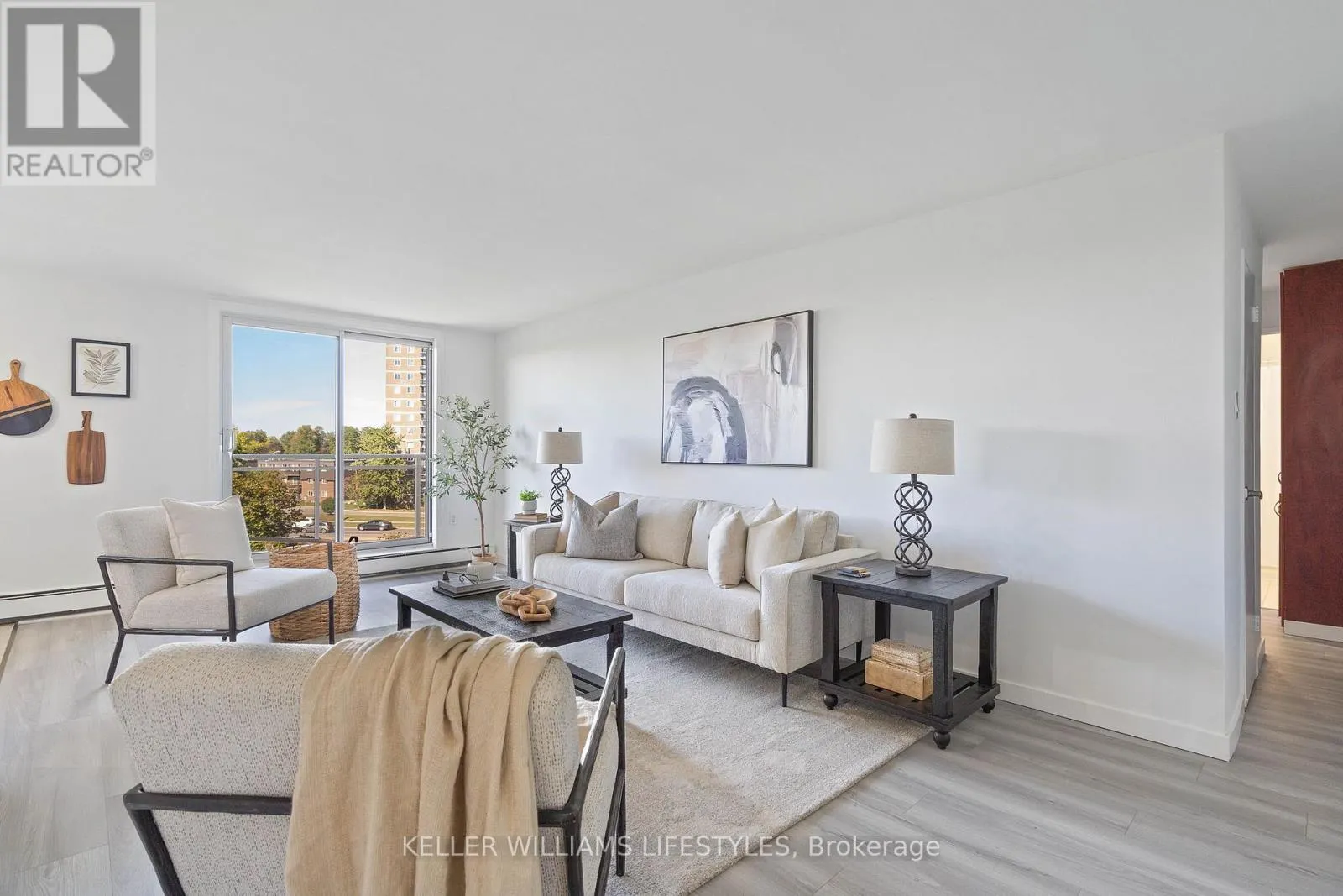511 - 931 WONDERLAND ROAD S, #511