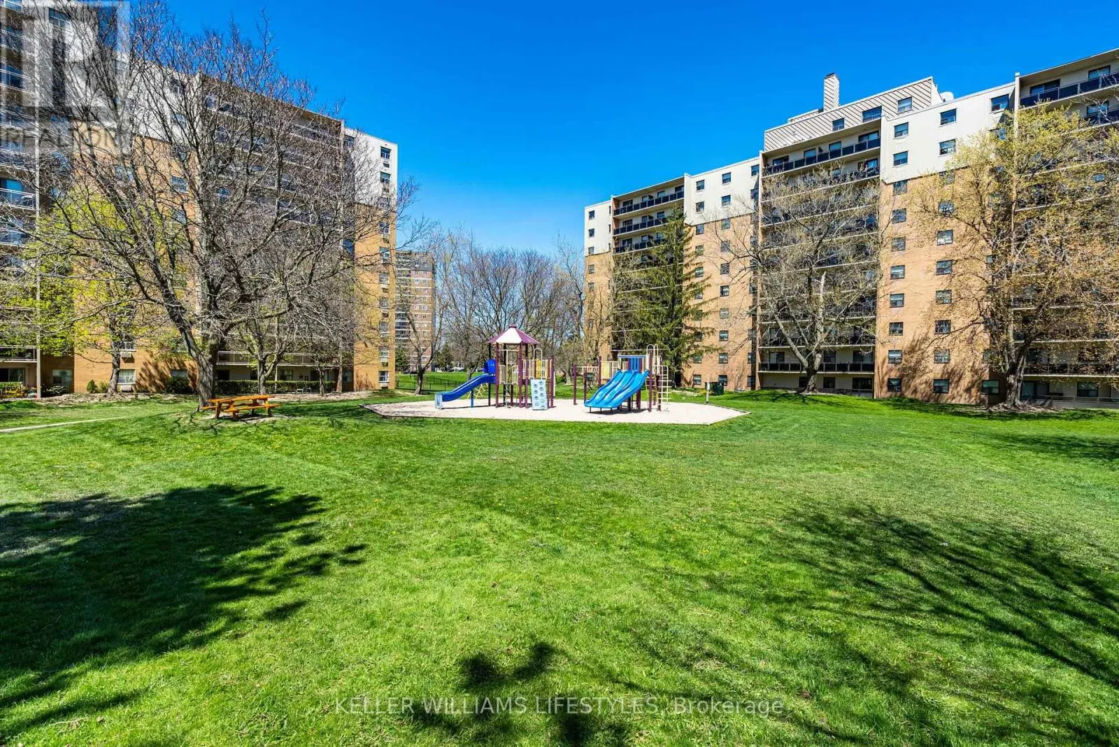 511 - 931 WONDERLAND ROAD S, #511