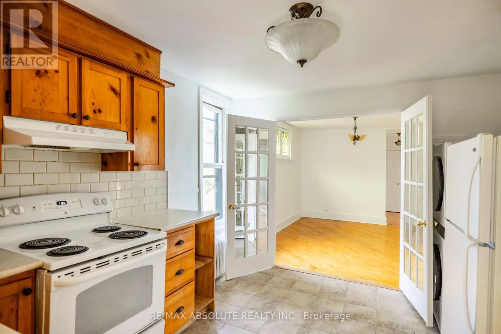 3 - 258 DALY AVENUE