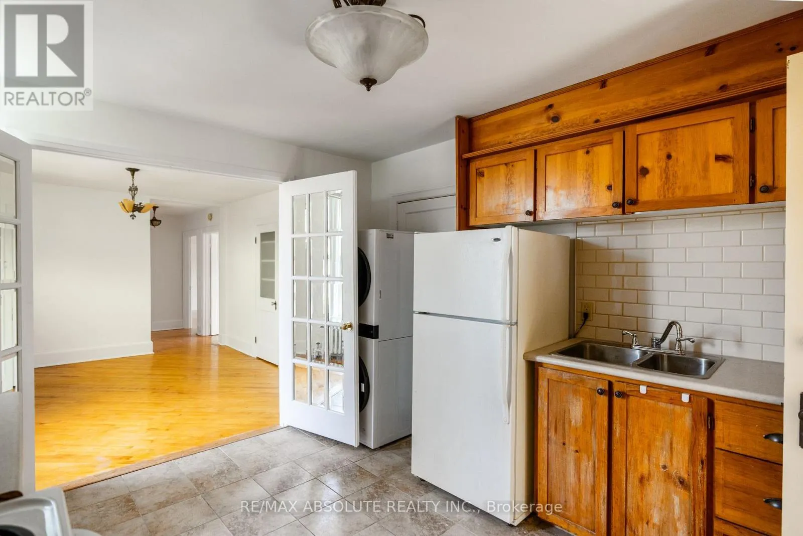 3 - 258 DALY AVENUE