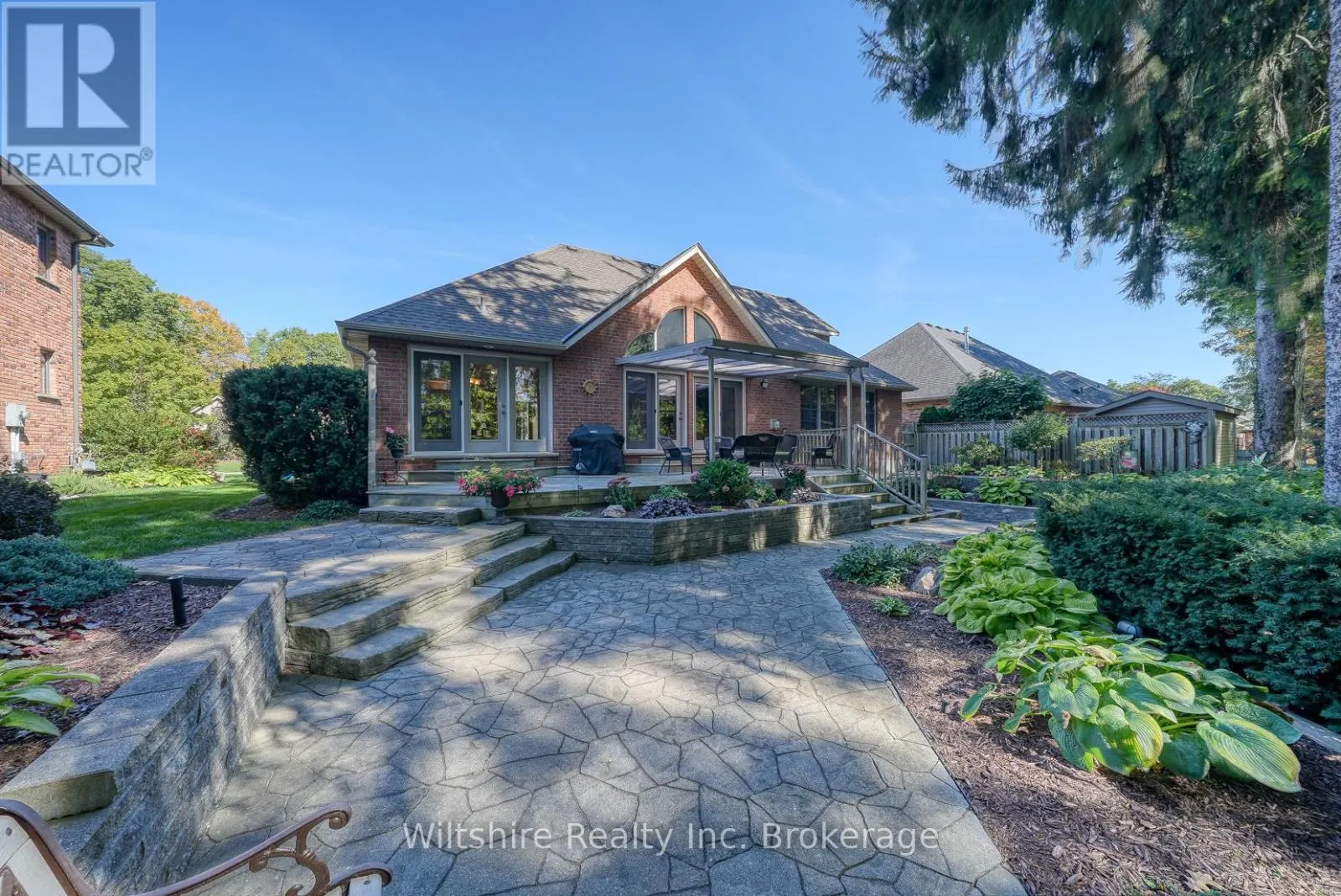 5 WHISPERING PINE LANE