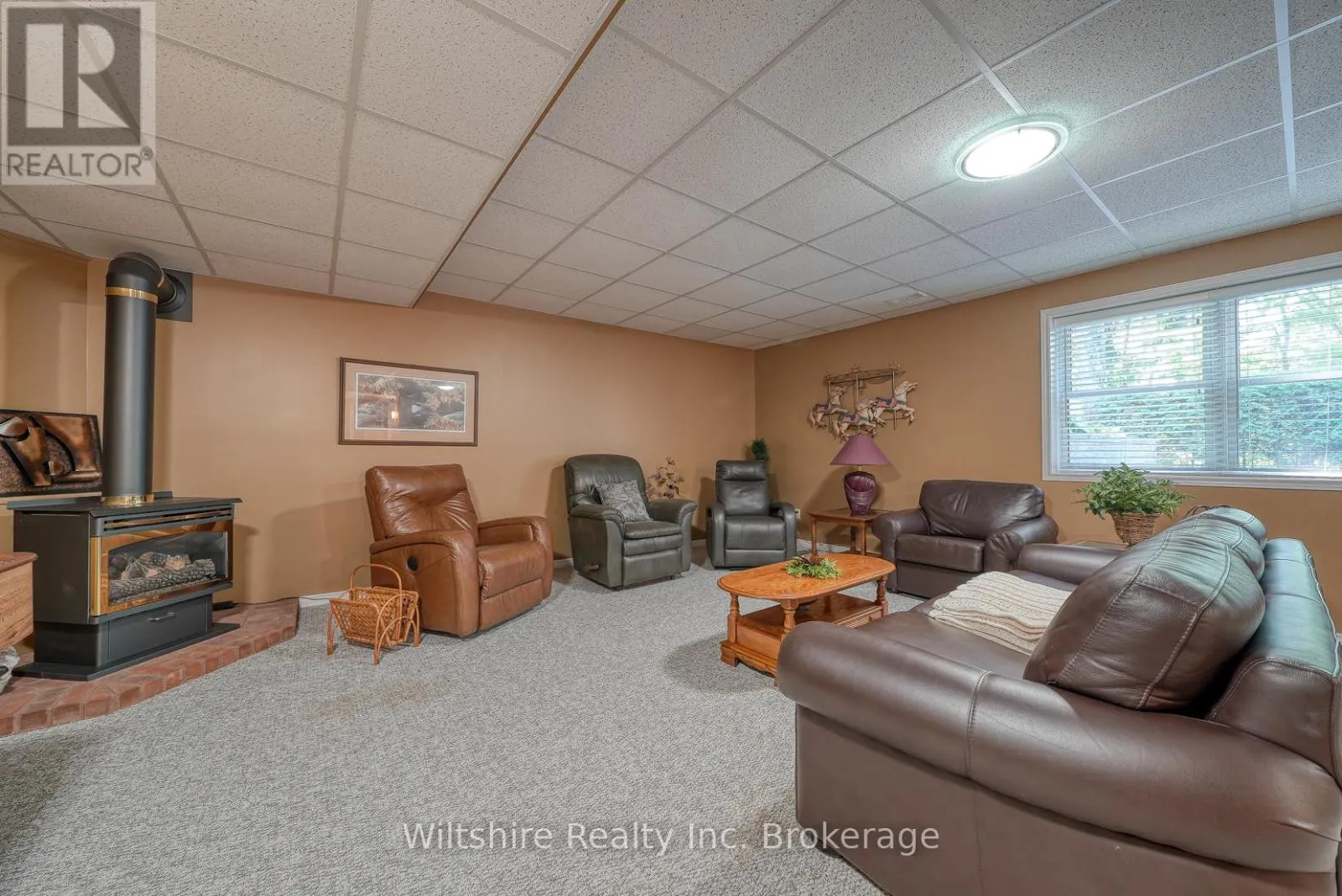 5 WHISPERING PINE LANE