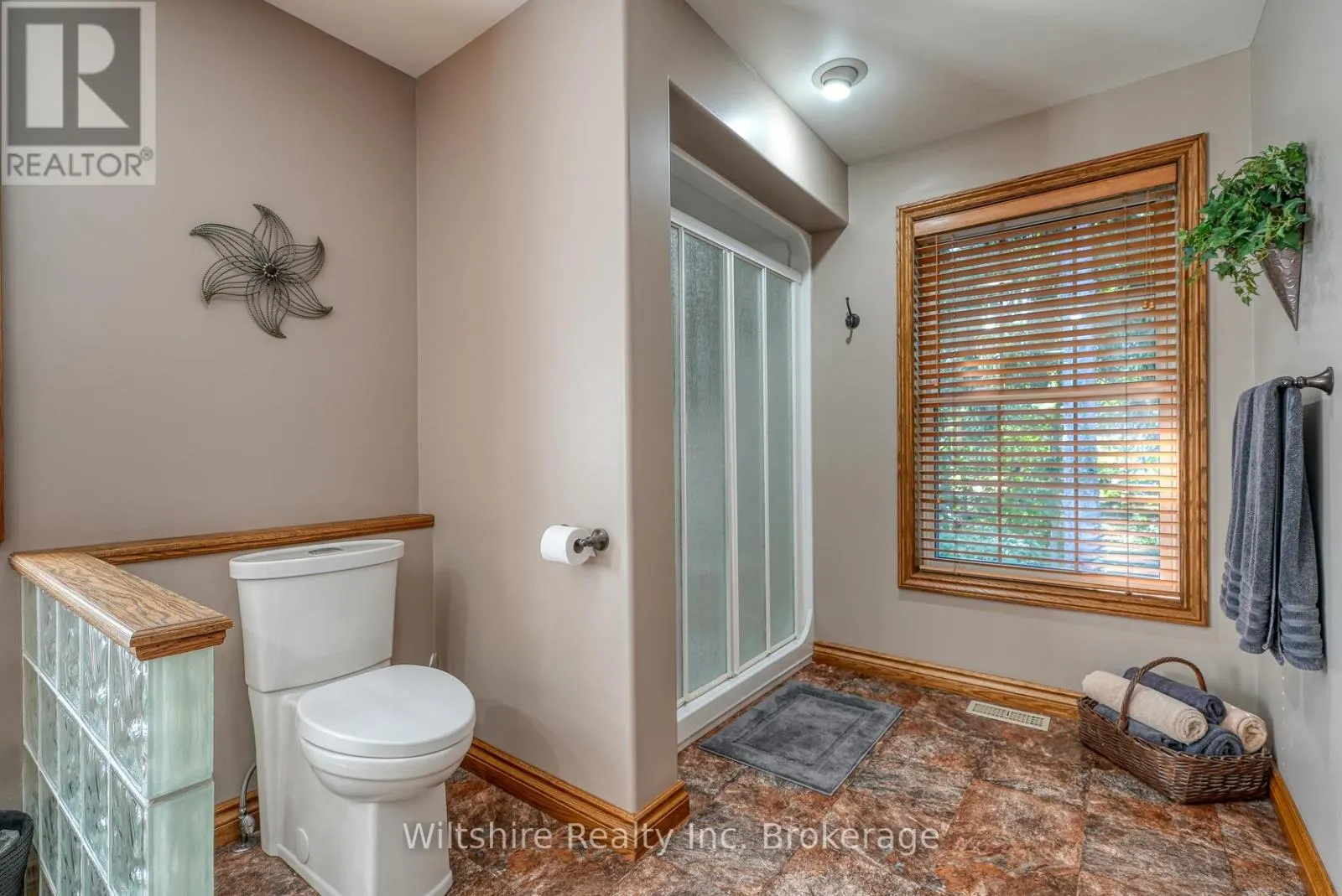 5 WHISPERING PINE LANE