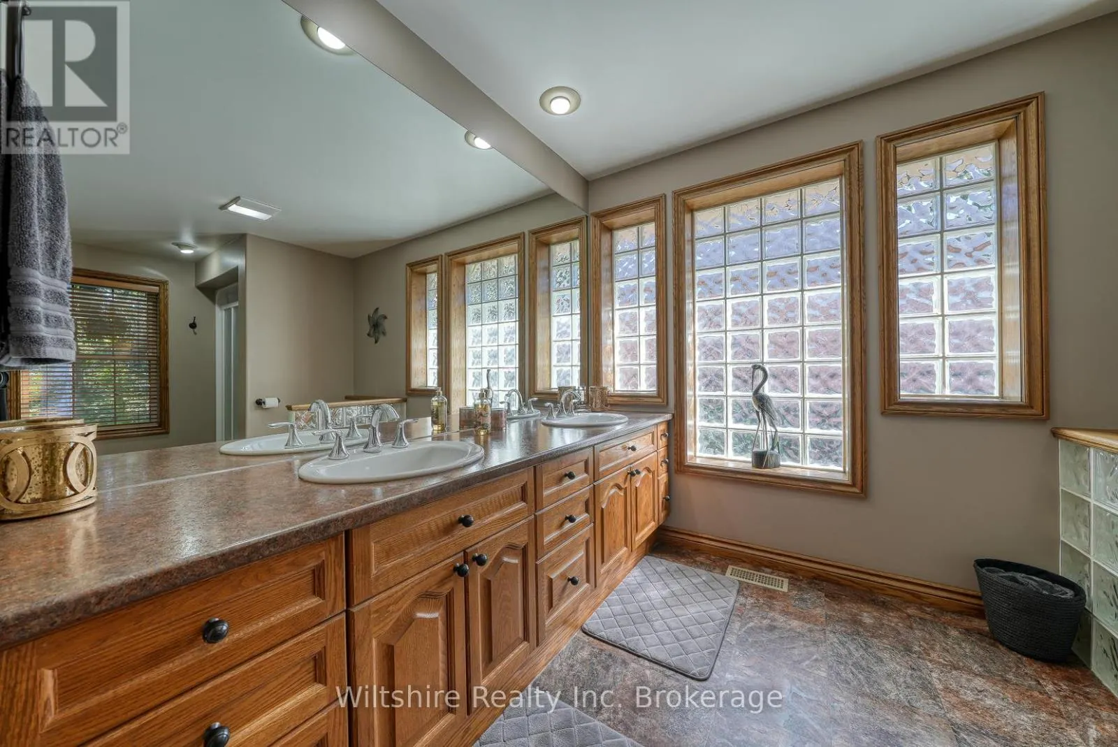 5 WHISPERING PINE LANE