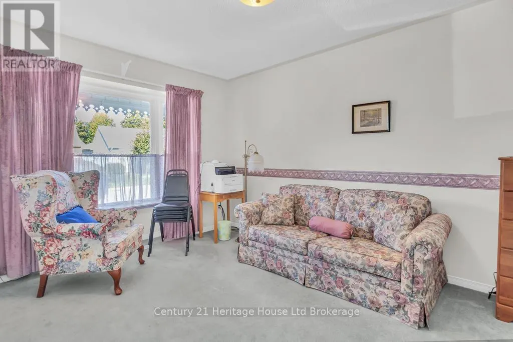 58 WILKINS CRESCENT