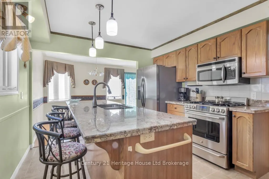58 WILKINS CRESCENT