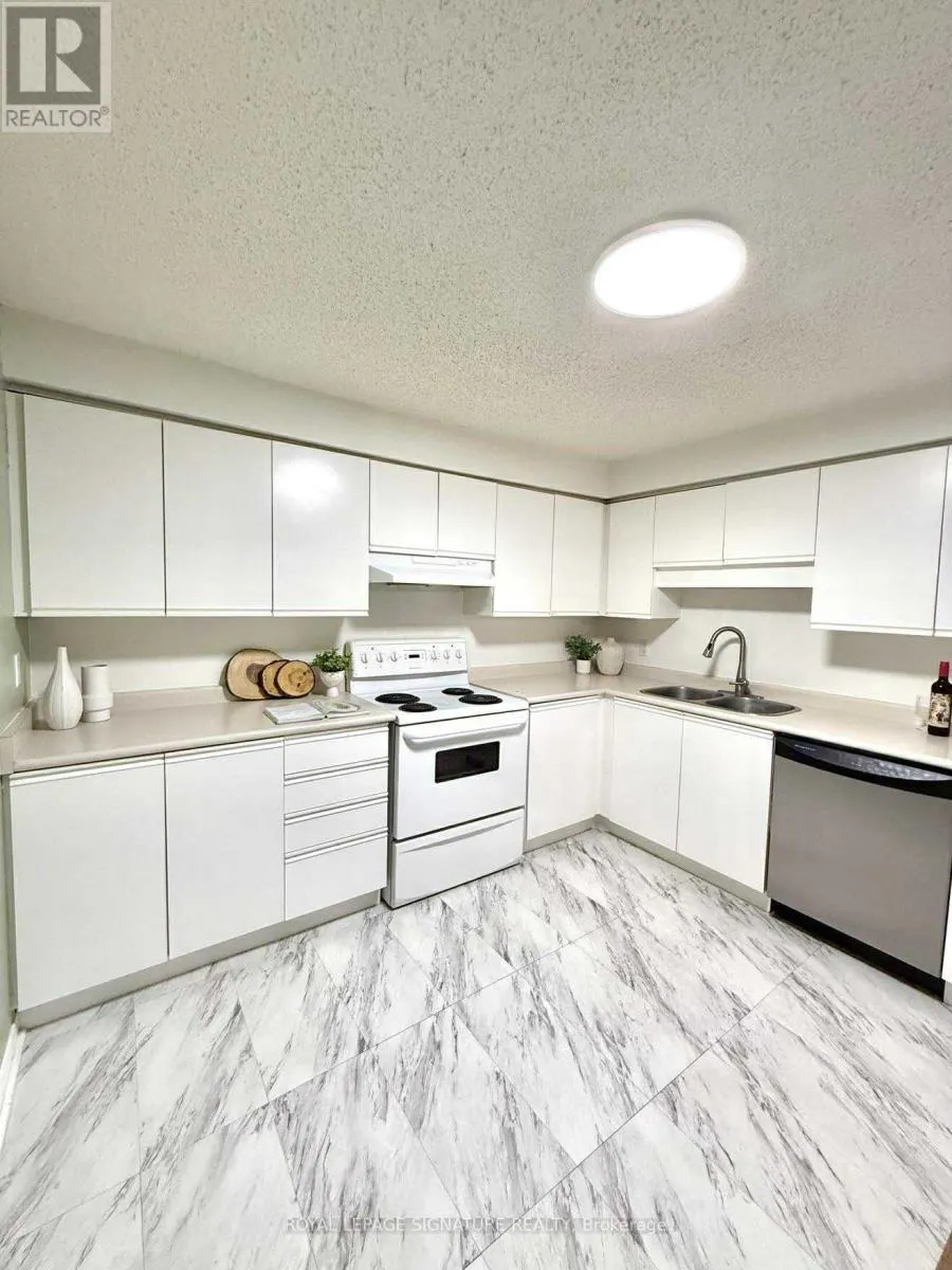 1214 - 35 GREEN VALLEY DRIVE