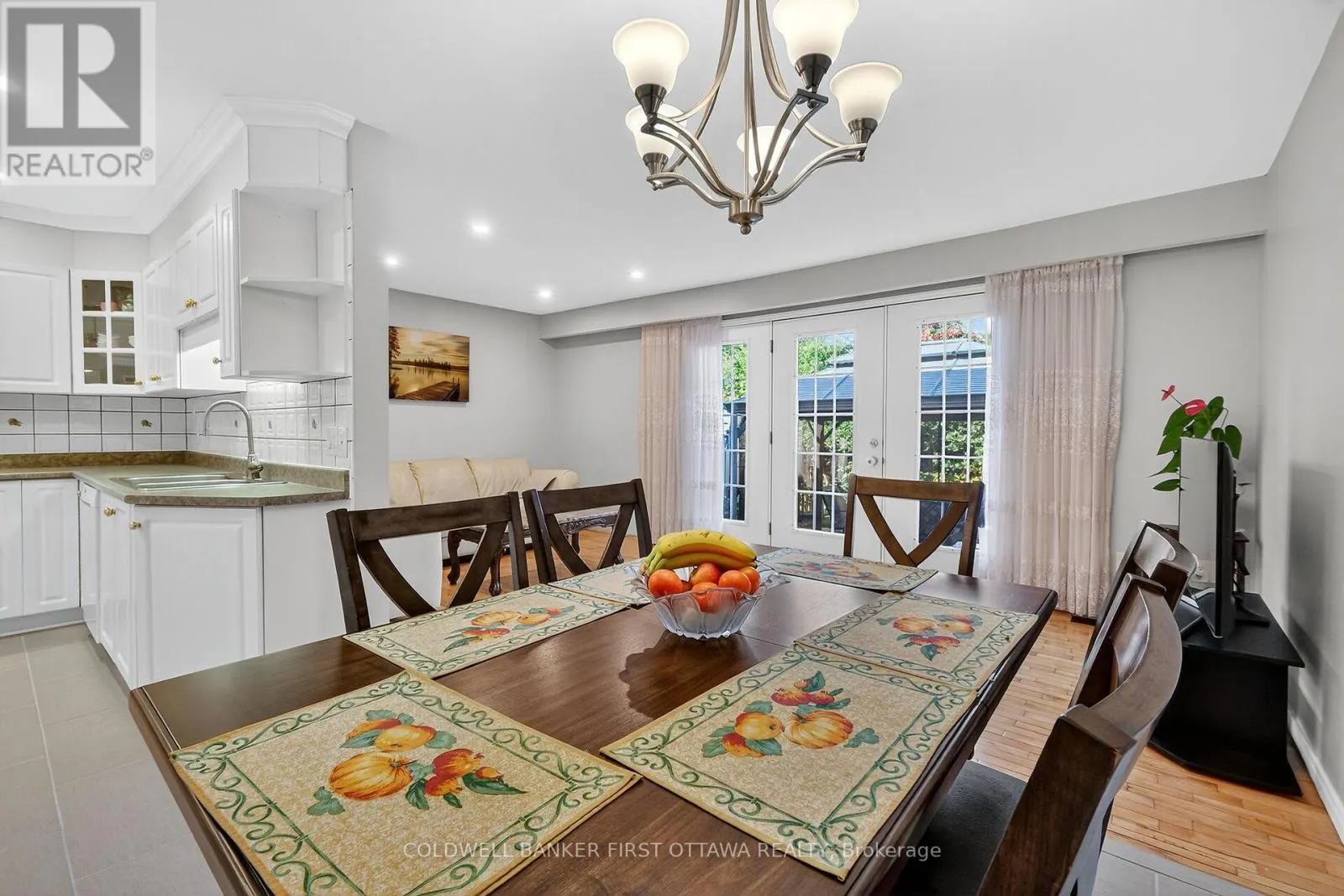 6 PENNINGTON LANE