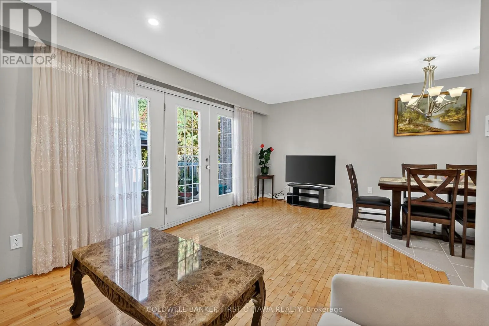 6 PENNINGTON LANE