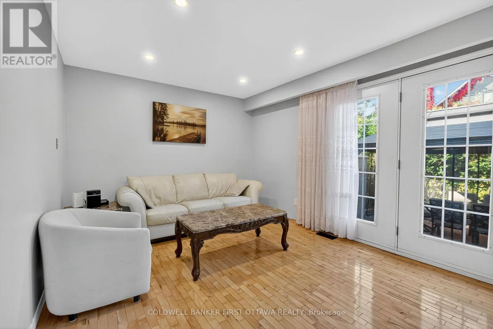 6 PENNINGTON LANE