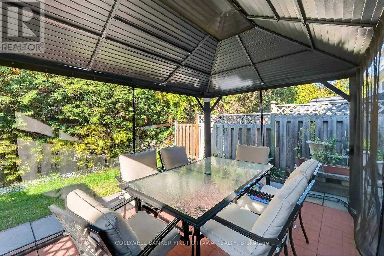 6 PENNINGTON LANE