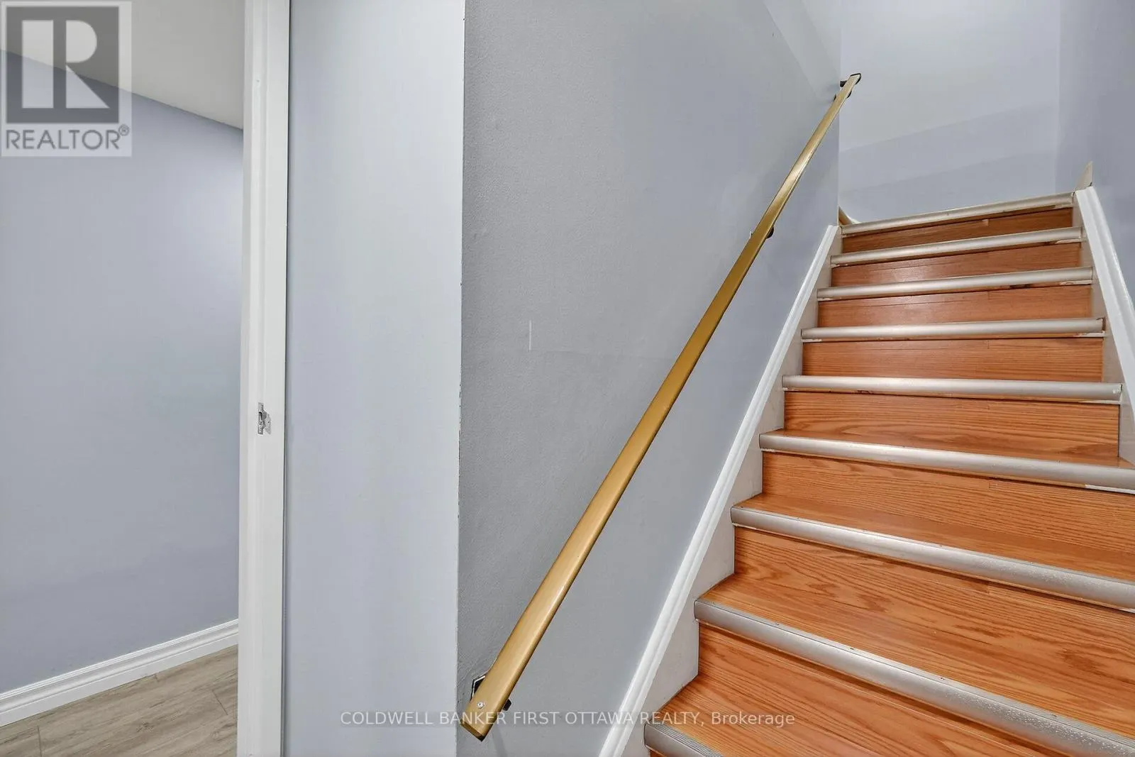 6 PENNINGTON LANE